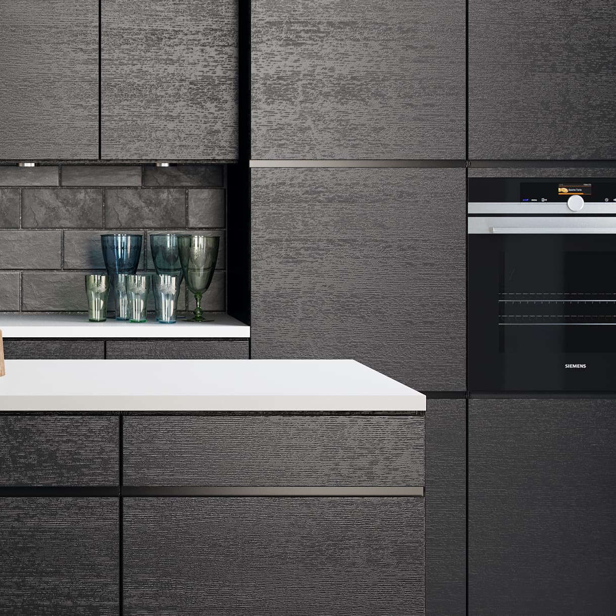 Cuisine MANO sera avec des armoires texturées sombres et un four encastré moderne, offrant un style contemporain qui met en valeur la fonctionnalité et l'élégance.